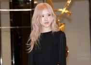 Blackpink乐队的Rose与大西洋唱片公司签署了全球独唱协议