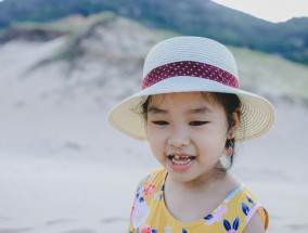 爸爸对女儿帽子审美的转变之路