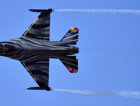 美媒称中国战斗机影响F-35销量，国际军事竞争格局深度观察与分析